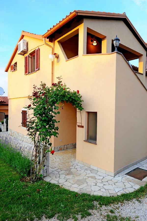 Apartment Paola Rakalj Zewnętrze zdjęcie